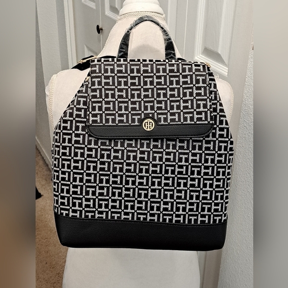 NWT Tommy Hilfiger Camilla II Flap Backpack   11"×12" - Picture 1 of 13